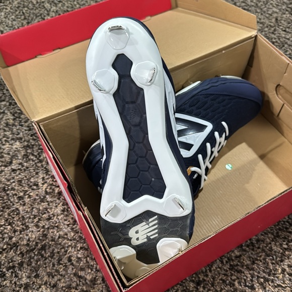 *BRAND NEW* Men’s Baseball Cleats - Picture 5 of 8